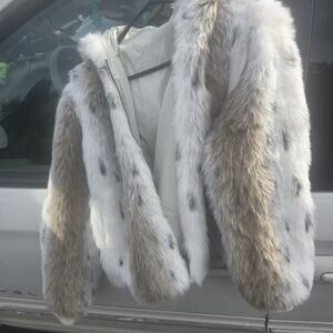 Elegant Faux Fur Women's Jacket - White and Brown